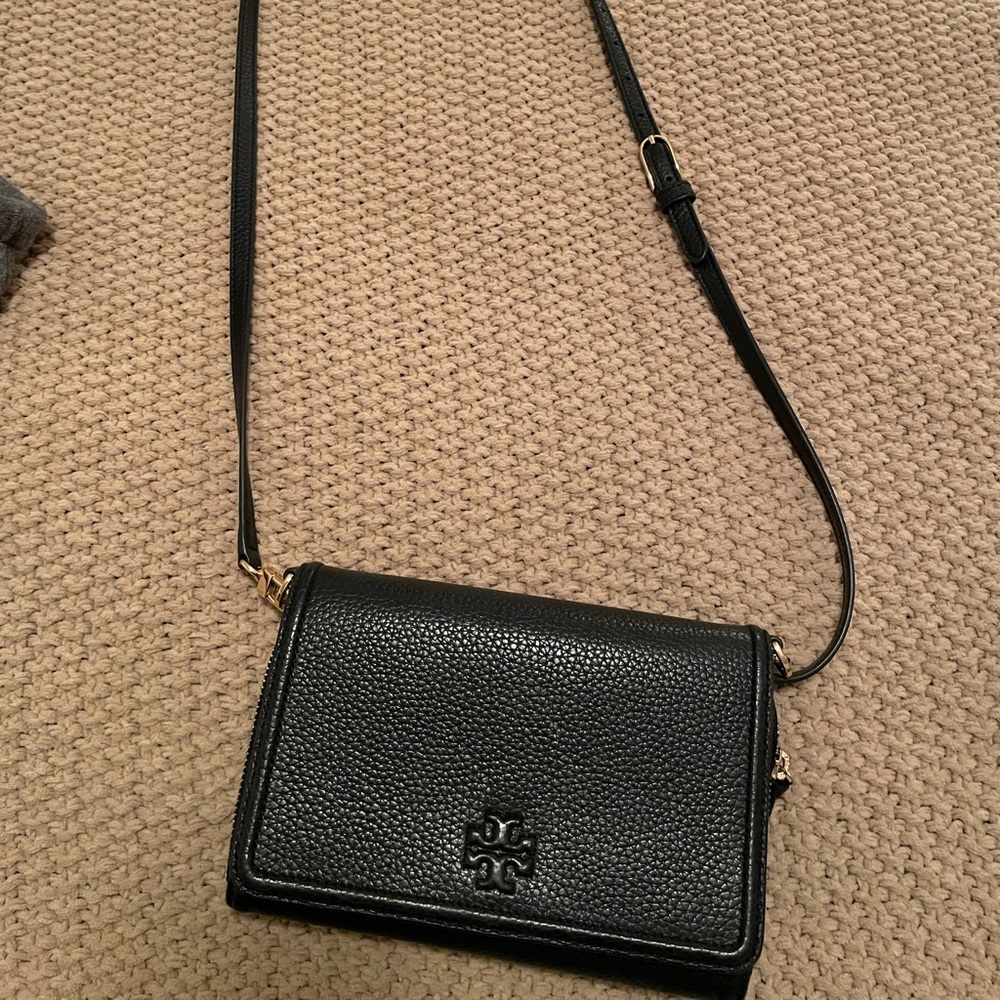 Tory Burch crossbody ❣️ Good condition! Only used a few times!